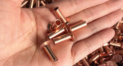 Los remaches de cobre se envían a Europa